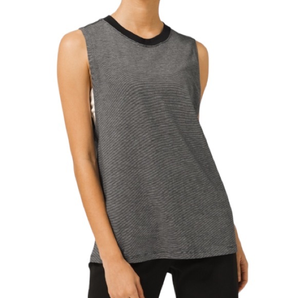 ❤️ Lululemon All Yours Boyfriend Tank Size 2 NWT - Picture 2 of 12